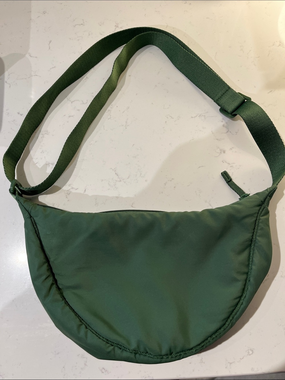 Uniqlo round mini shoulder bag